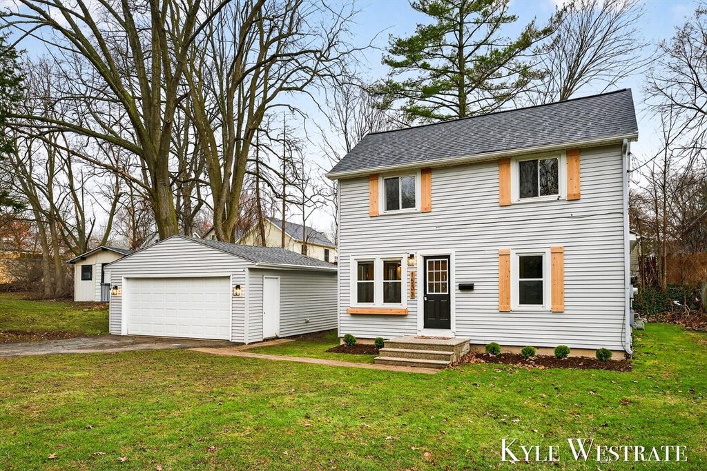 1537 Diamond Avenue, Grand Rapids, MI 49505