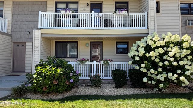 69 Wharfside Drive, Monmouth Beach, NJ 07750