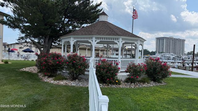 69 Wharfside Drive, Monmouth Beach, NJ 07750