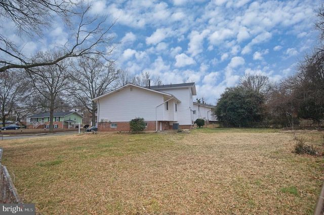 8912 KEEWATIN RD, Lanham, MD 20706