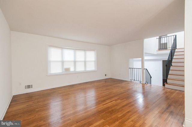 8912 KEEWATIN RD, Lanham, MD 20706