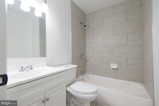 8912 KEEWATIN RD, Lanham, MD 20706