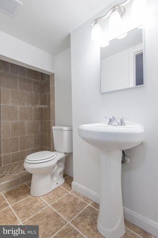 8912 KEEWATIN RD, Lanham, MD 20706