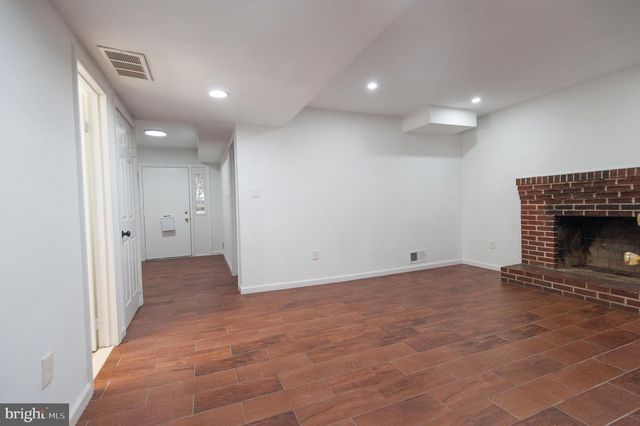 8912 KEEWATIN RD, Lanham, MD 20706