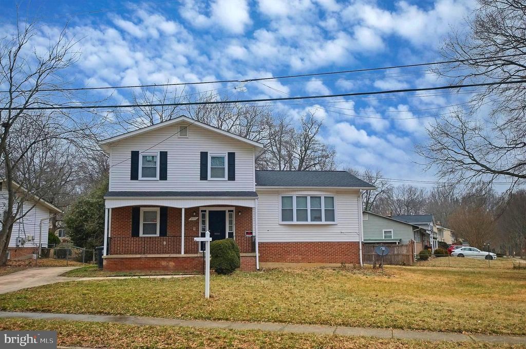 8912 KEEWATIN RD, Lanham, MD 20706