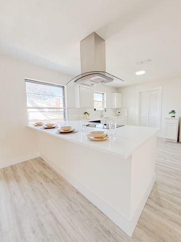 6320 Arthur Drive, Edgecliff Village, TX 76134