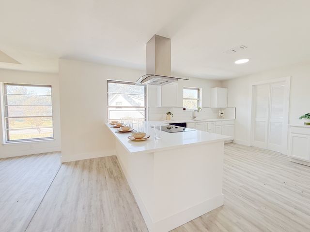 6320 Arthur Drive, Edgecliff Village, TX 76134