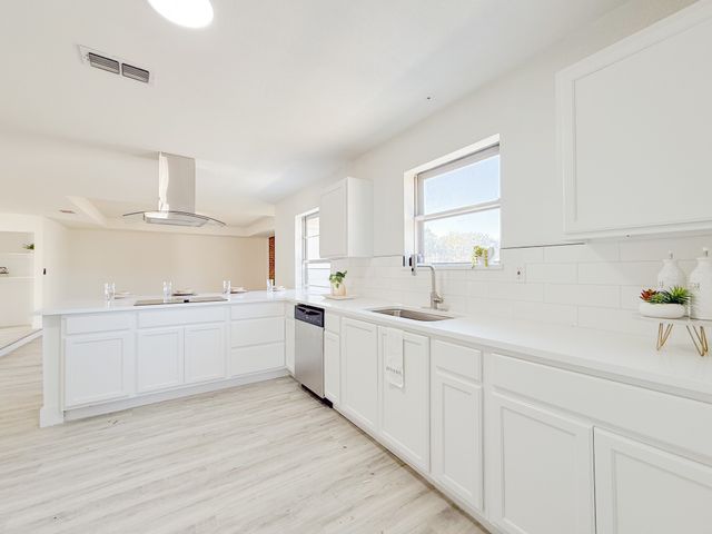 6320 Arthur Drive, Edgecliff Village, TX 76134