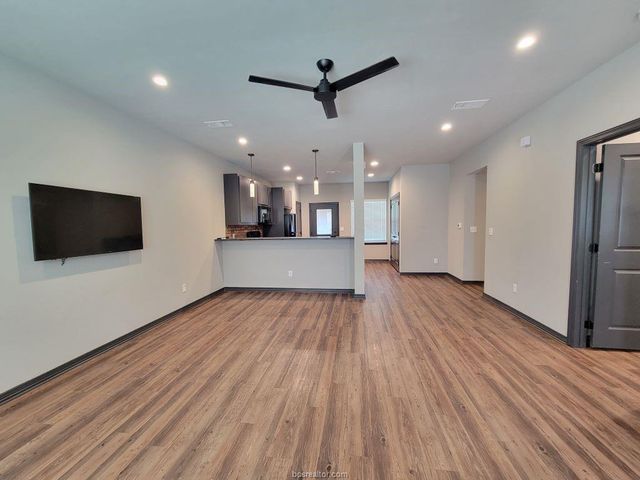 1451 Associates 702, College Station, TX 77845