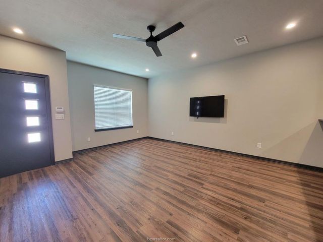 1451 Associates 702, College Station, TX 77845