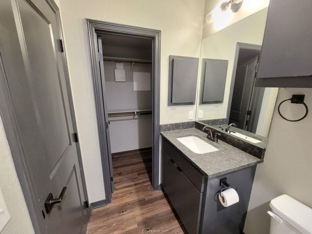 1451 Associates 702, College Station, TX 77845