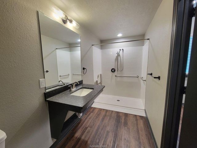 1451 Associates 702, College Station, TX 77845