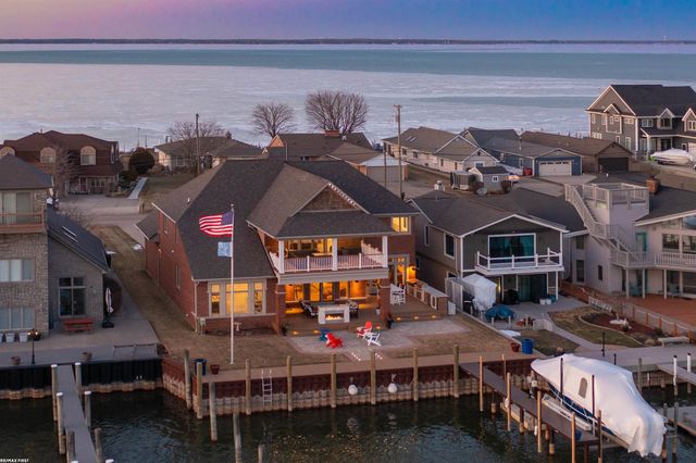 32492 N River Road, Harrison Twp, MI 48045