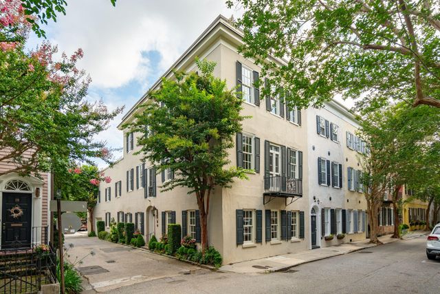 2 Bedons Alley, Charleston, SC 29401