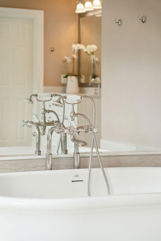 2 Bedons Alley, Charleston, SC 29401