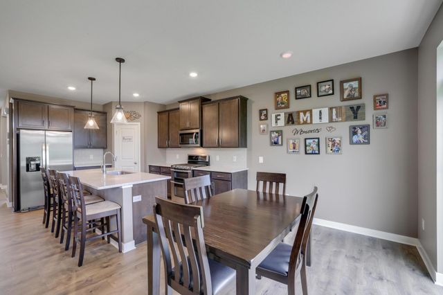 3064 Sunflower Way NW, Prior Lake, MN 55352
