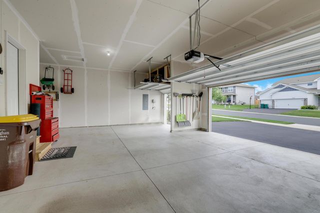 3064 Sunflower Way NW, Prior Lake, MN 55352