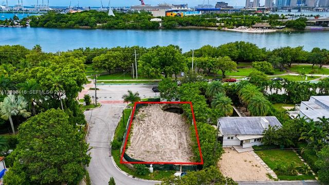 920 N Venetian Drive, Miami, FL 33139