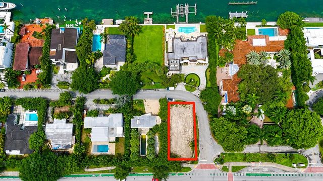 920 N Venetian Drive, Miami, FL 33139