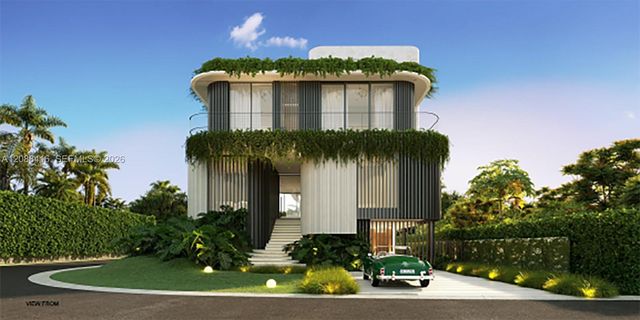 920 N Venetian Drive, Miami, FL 33139