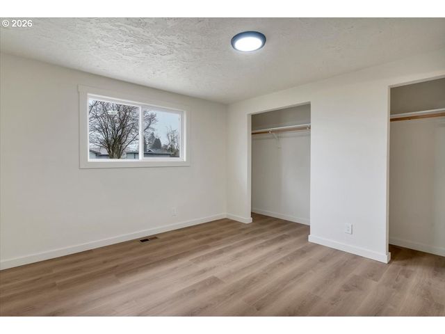 2440 S 2ND St, Lebanon, OR 97355