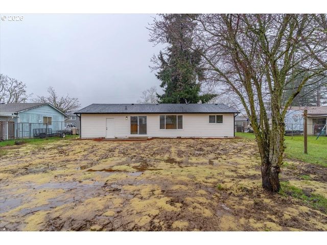 2440 S 2ND St, Lebanon, OR 97355