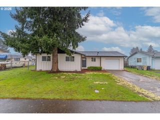 2440 S 2ND St, Lebanon, OR 97355