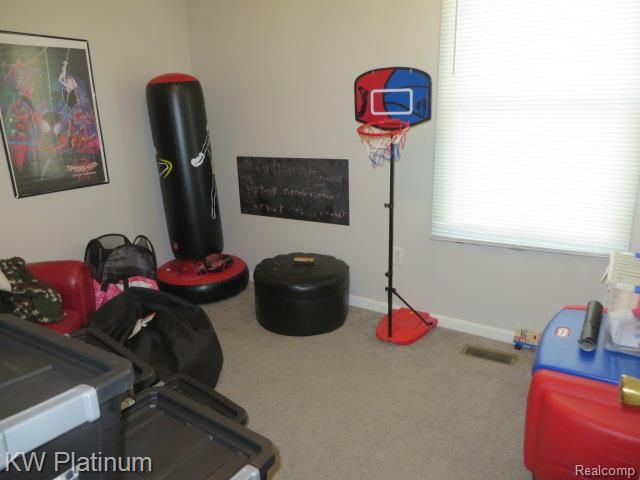 23120 Lambrecht Avenue, Eastpointe, MI 48021