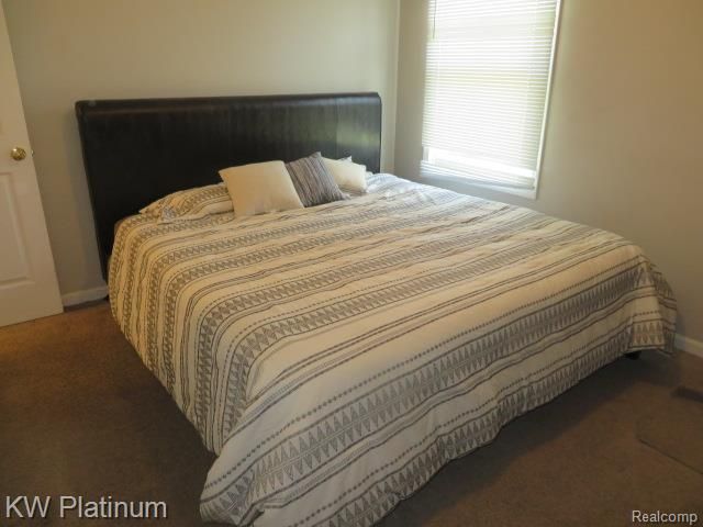 23120 Lambrecht Avenue, Eastpointe, MI 48021
