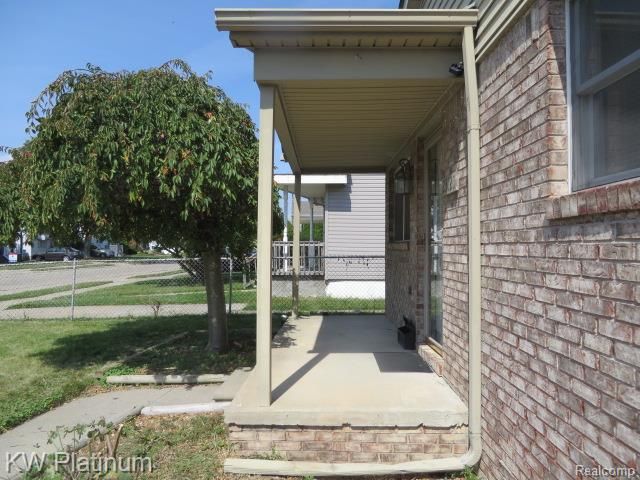 23120 Lambrecht Avenue, Eastpointe, MI 48021