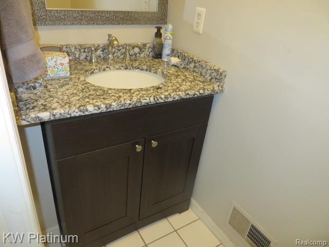 23120 Lambrecht Avenue, Eastpointe, MI 48021