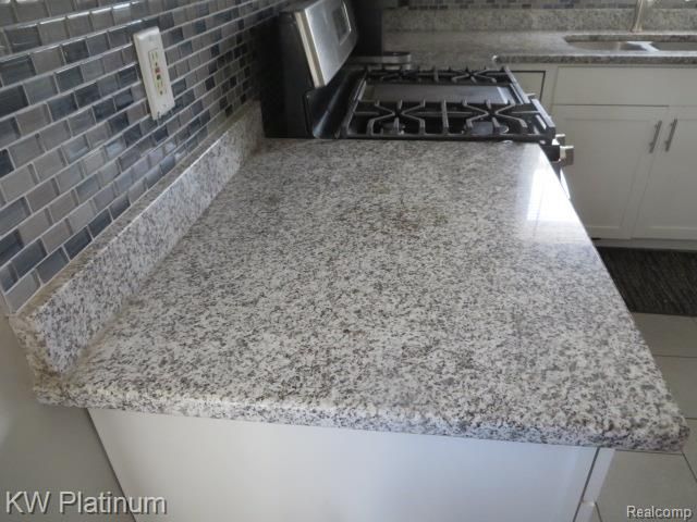 23120 Lambrecht Avenue, Eastpointe, MI 48021