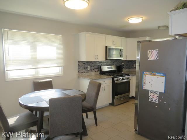 23120 Lambrecht Avenue, Eastpointe, MI 48021