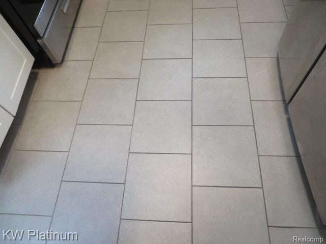 23120 Lambrecht Avenue, Eastpointe, MI 48021