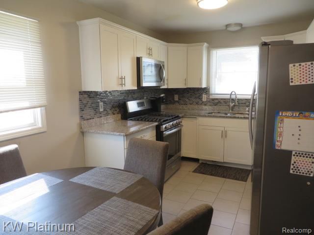 23120 Lambrecht Avenue, Eastpointe, MI 48021