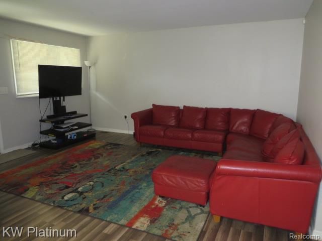 23120 Lambrecht Avenue, Eastpointe, MI 48021