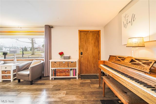 327 Briarhill Street, Rittman, OH 44270