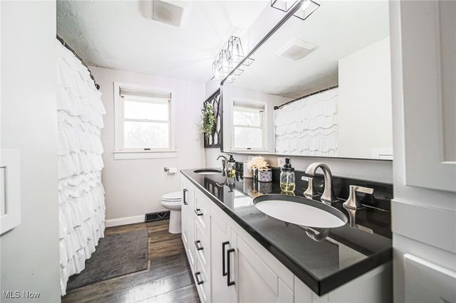 327 Briarhill Street, Rittman, OH 44270