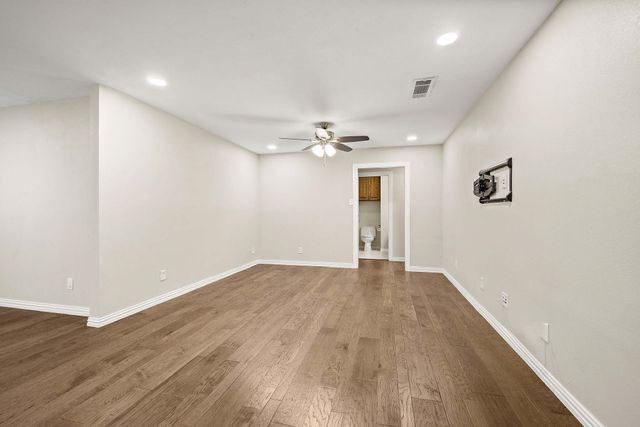 532 Holly Hill Drive, Hurst, TX 76053