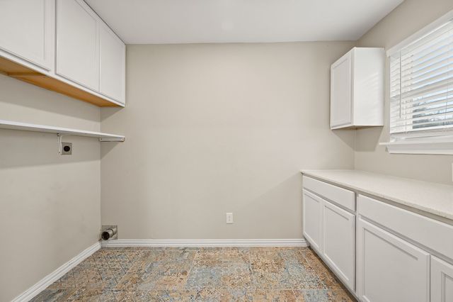 532 Holly Hill Drive, Hurst, TX 76053