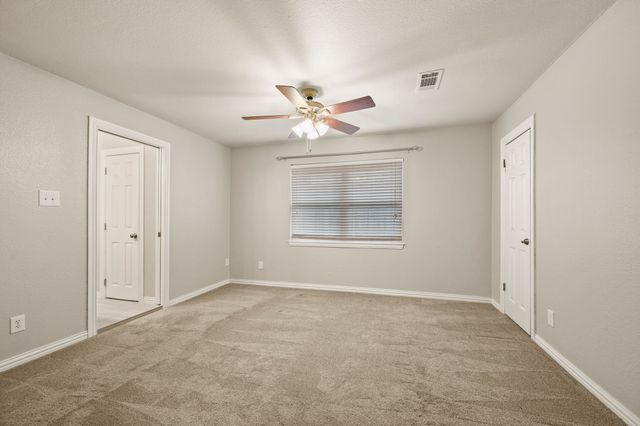 532 Holly Hill Drive, Hurst, TX 76053