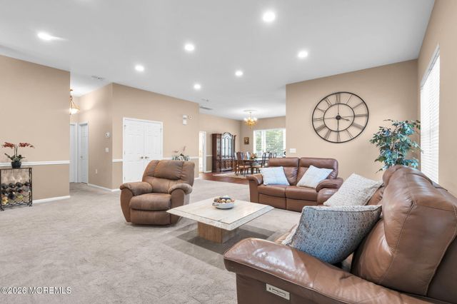 1 Turnberry Place, Jackson, NJ 08527