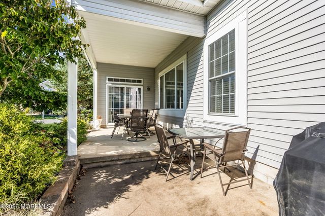 1 Turnberry Place, Jackson, NJ 08527