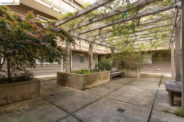 2601 College Ave 108, Berkeley, CA 94704