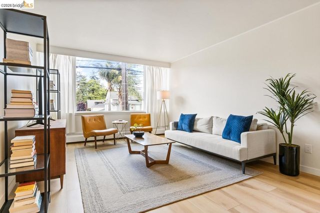 2601 College Ave 108, Berkeley, CA 94704