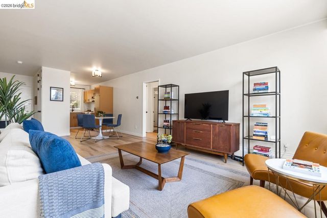 2601 College Ave 108, Berkeley, CA 94704