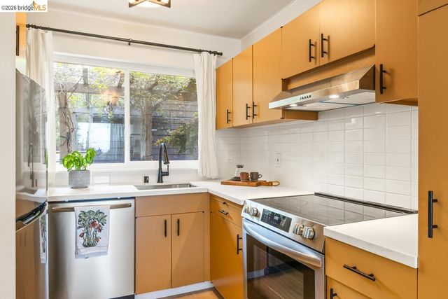 2601 College Ave 108, Berkeley, CA 94704