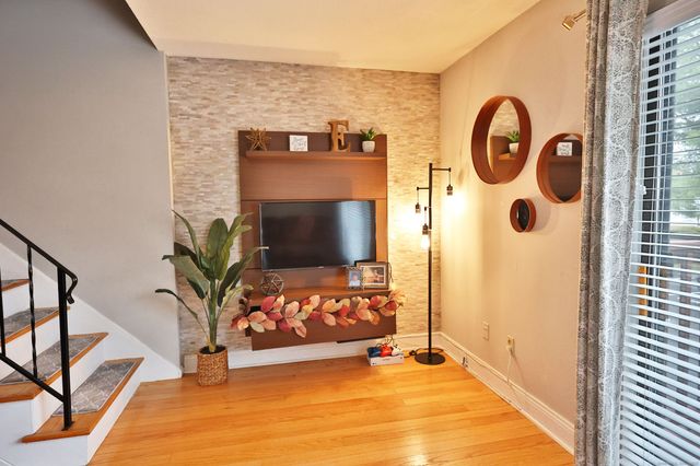 322 Knapps Highway 322, Fairfield, CT 06825