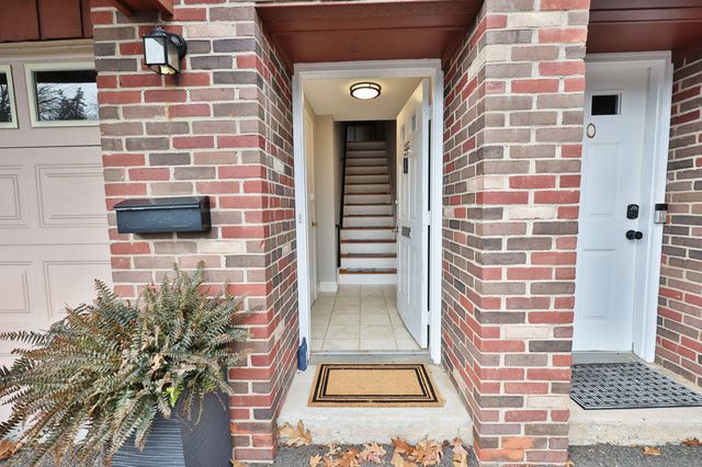 322 Knapps Highway 322, Fairfield, CT 06825