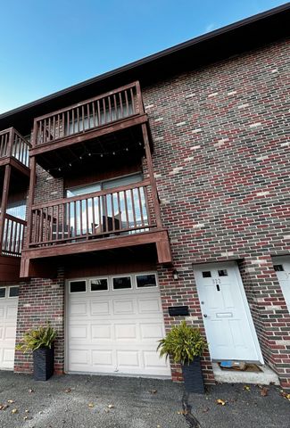 322 Knapps Highway 322, Fairfield, CT 06825